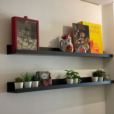 A Space That Feels Like Home With Private Parking 말라가 외부 사진