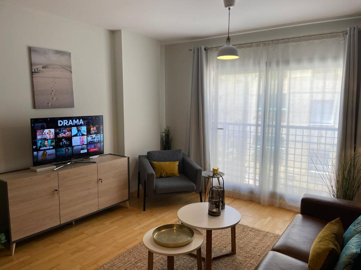 A Space That Feels Like Home With Private Parking 말라가 외부 사진