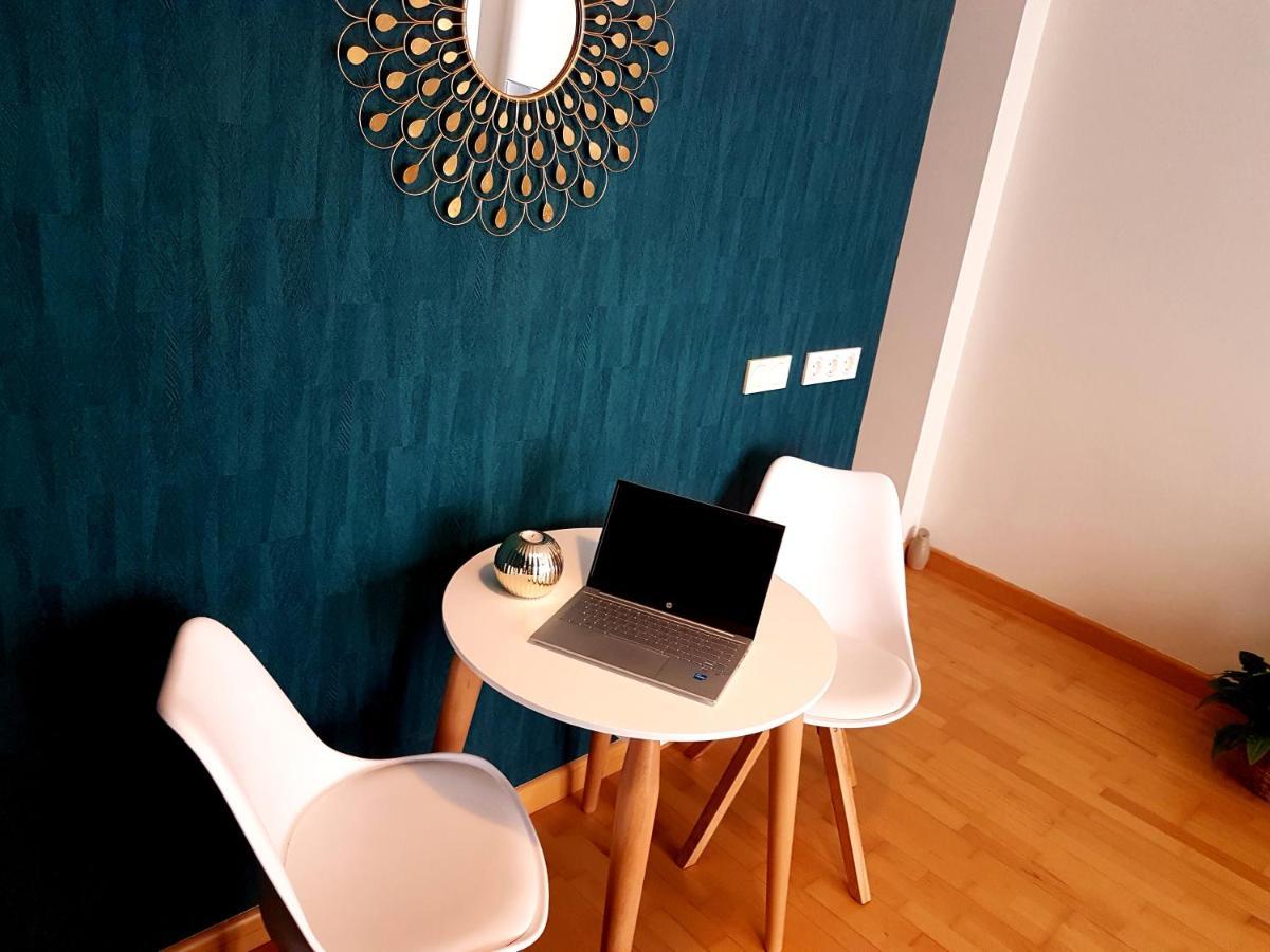 A Space That Feels Like Home With Private Parking 말라가 외부 사진